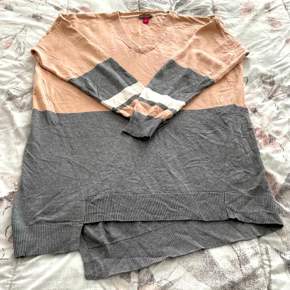 Vince Camuto colorblock pink gray asymmetrical hem oversized V-neck sweater M